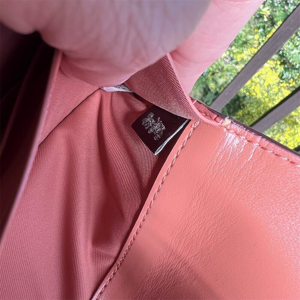COACH VINTAGE Trifold Wallet Pebble Leather Peach with Gold Hardware AUTHENTIC - Picture 8 of 8
